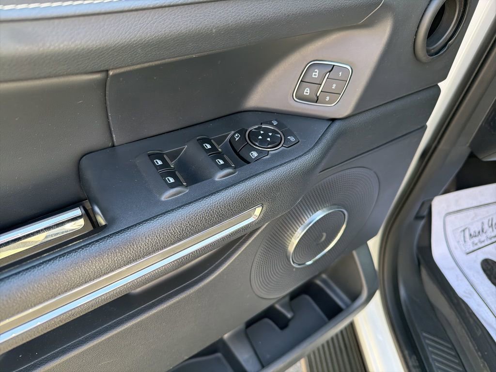 Used 2024 Ford Expedition XLT image 15