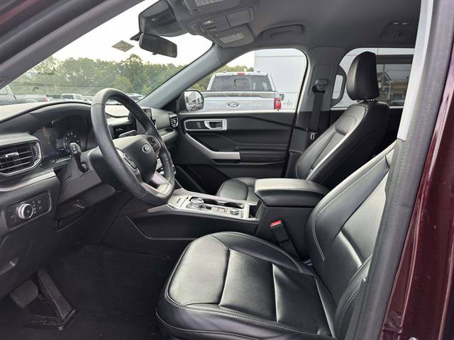 Used 2022 Ford Explorer XLT w/ Equipment Group 202A image 12
