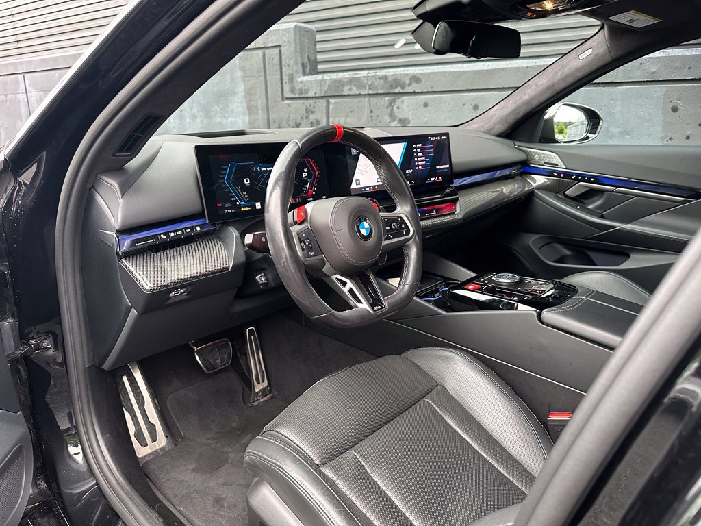 Used 2025 BMW M5 w/ Carbon Package AWD/4WD image 4