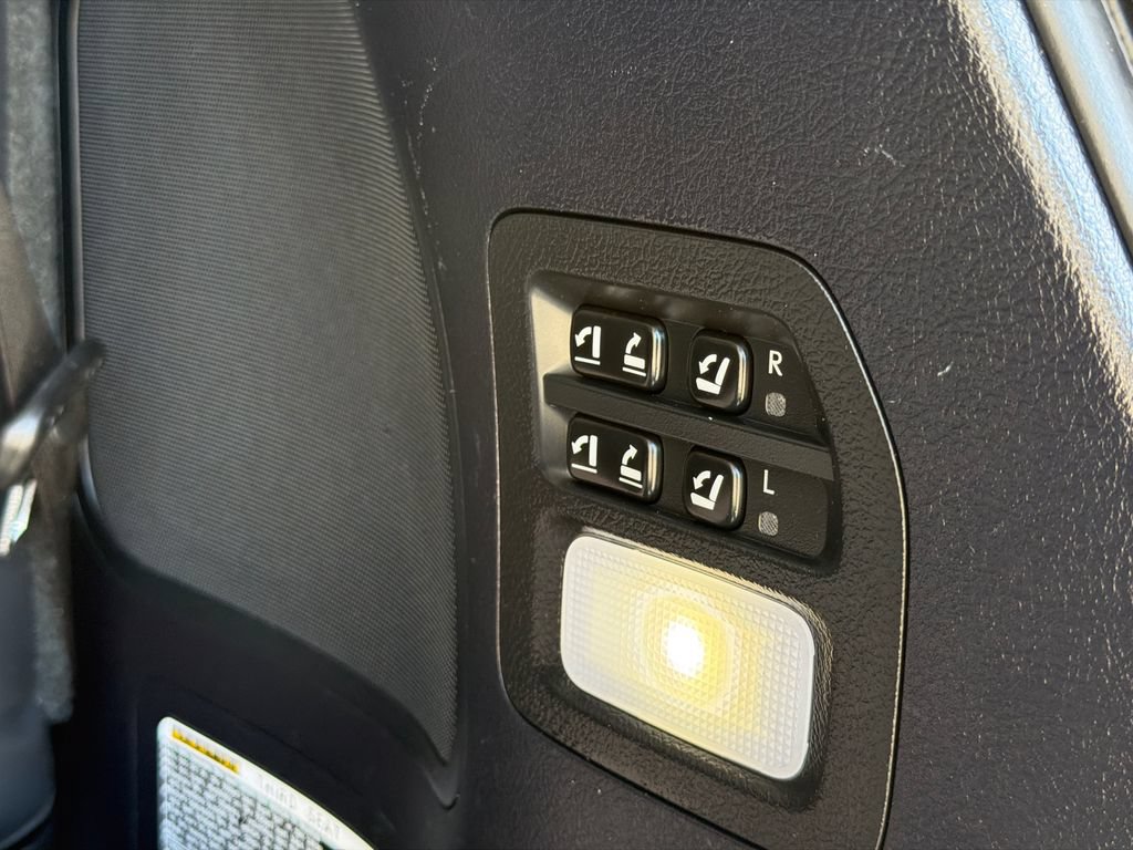 Used 2019 Lexus LX 570 4WD w/ Luxury Package image 9