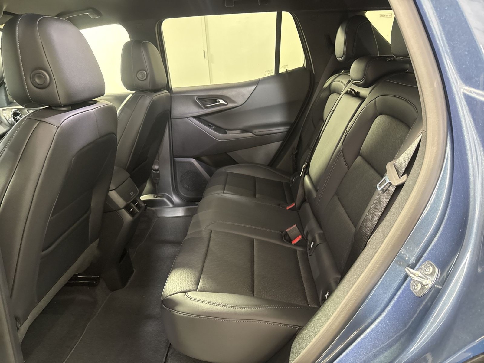 New 2027 Chevrolet Equinox LT w/ Convenience Package II FWD image 25