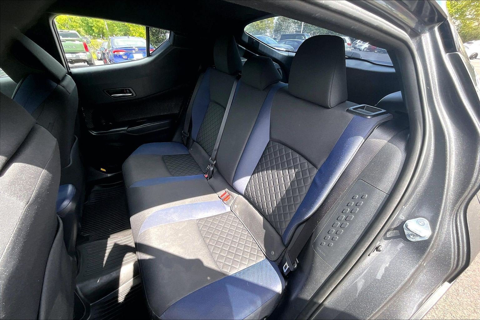 Used 2022 Toyota C-HR XLE FWD image 23