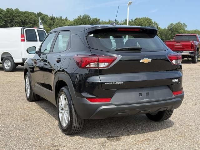 Used 2023 Chevrolet TrailBlazer LS FWD image 6