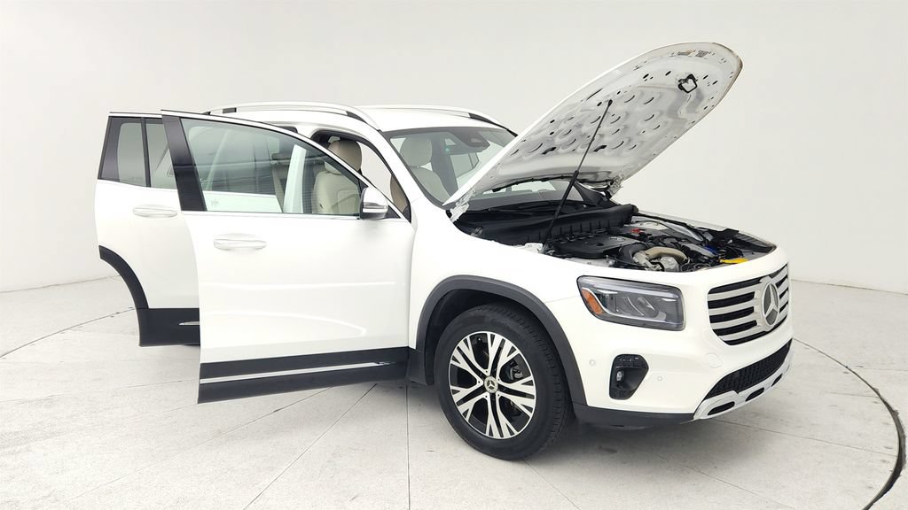 Used 2025 Mercedes-Benz GLB 250 w/ Exclusive Package image 9
