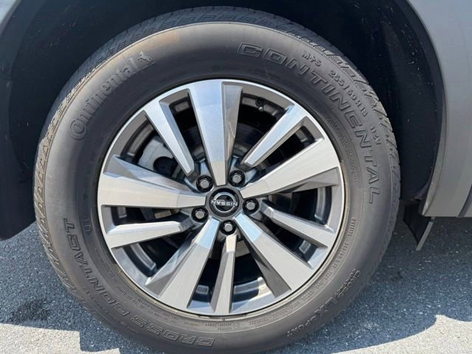 Used 2022 Nissan Pathfinder SL w/ Lighting Package (N92) AWD/4WD image 29