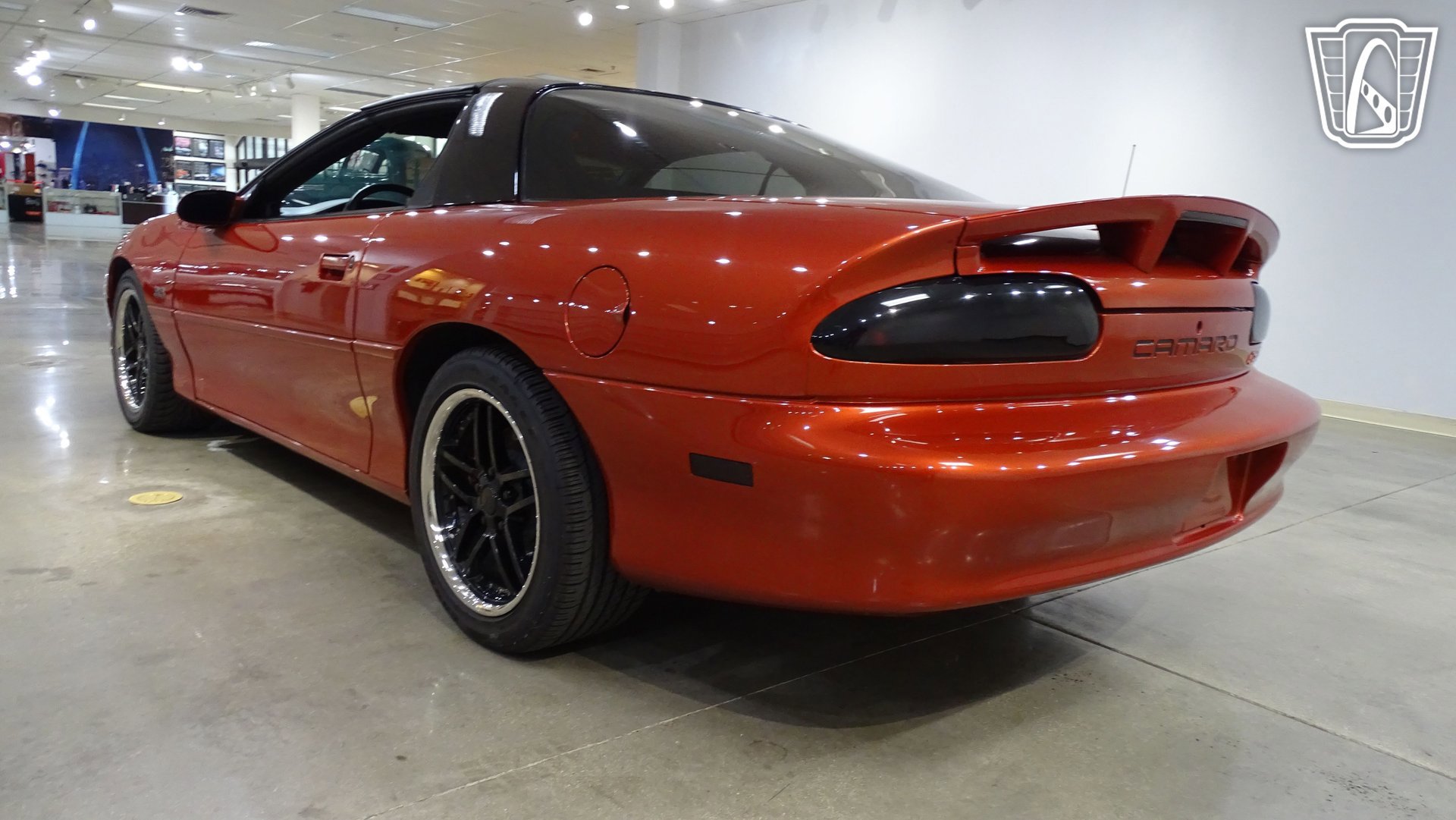 Used 2001 Chevrolet Camaro Z28 w/ SS Performance/Appearance Pkg RWD image 9