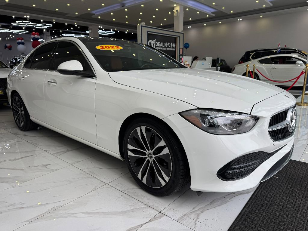 Used 2022 Mercedes-Benz C 300 4MATIC Sedan image 3