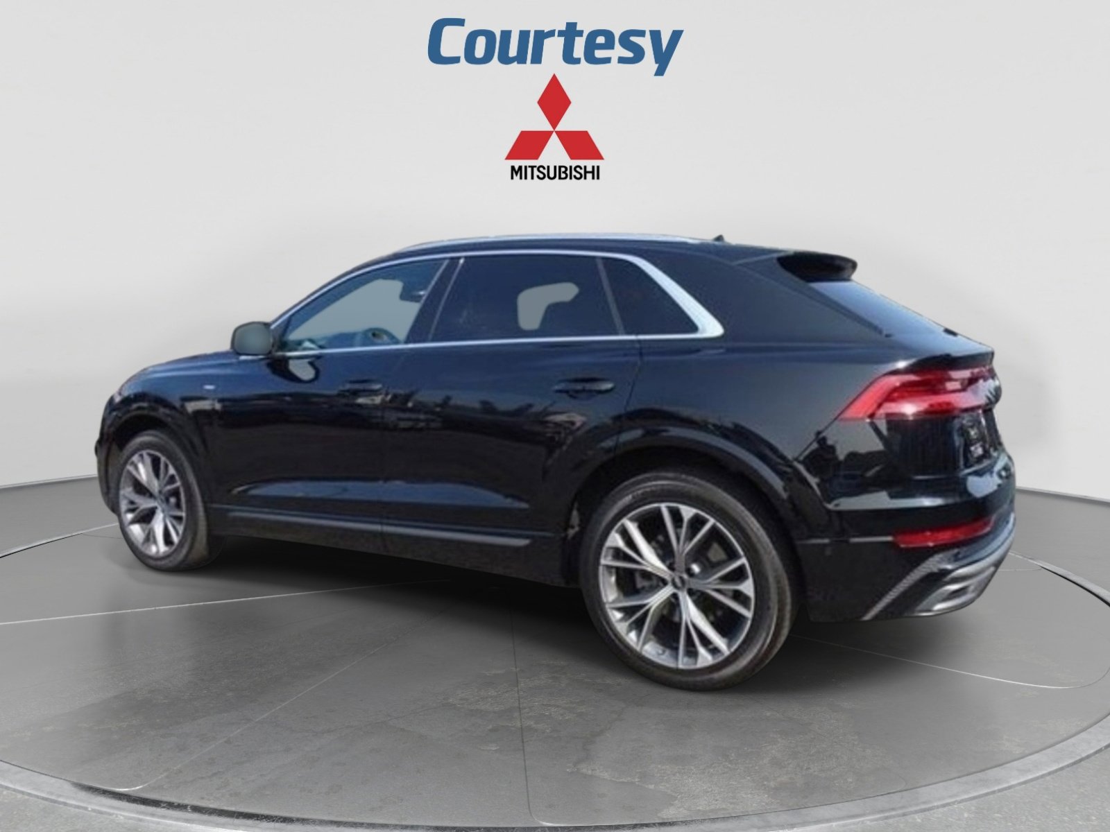 Used 2021 Audi Q8 Premium Plus w/ Premium Plus Package AWD/4WD image 4
