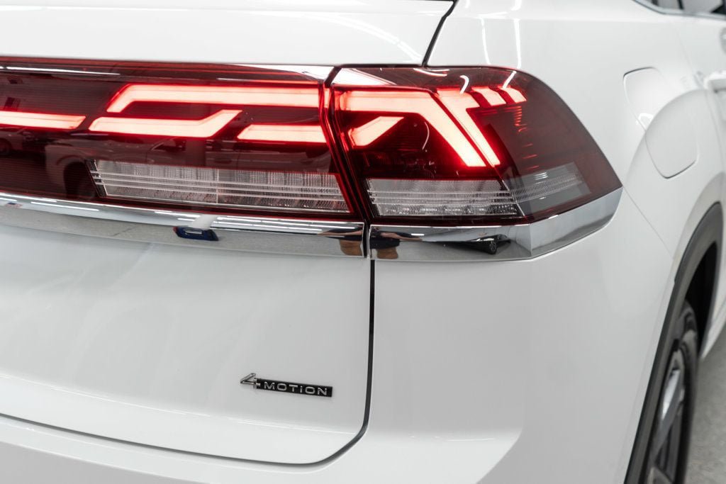 Used 2024 Volkswagen Atlas Cross Sport SEL R-Line AWD/4WD image 51