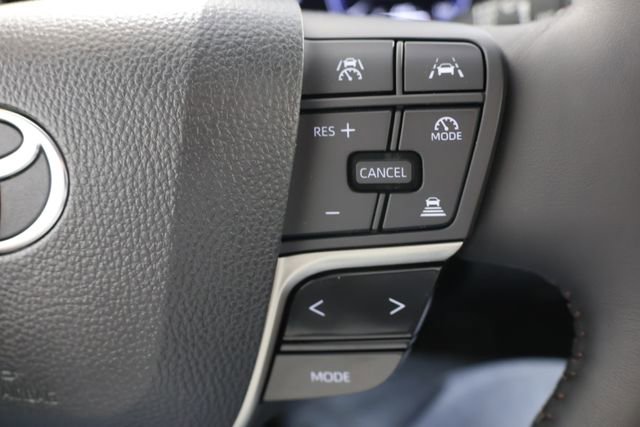 Used 2026 Toyota Camry XLE FWD image 12