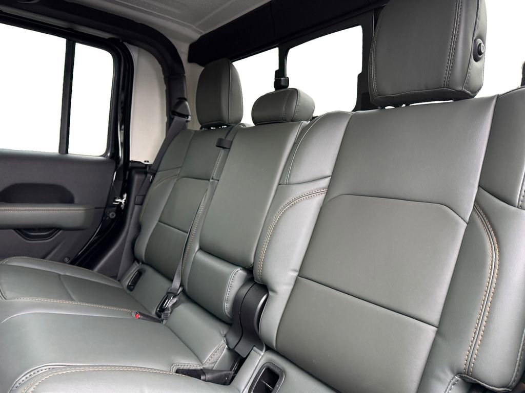 New 2026 Jeep Gladiator Mojave image 14