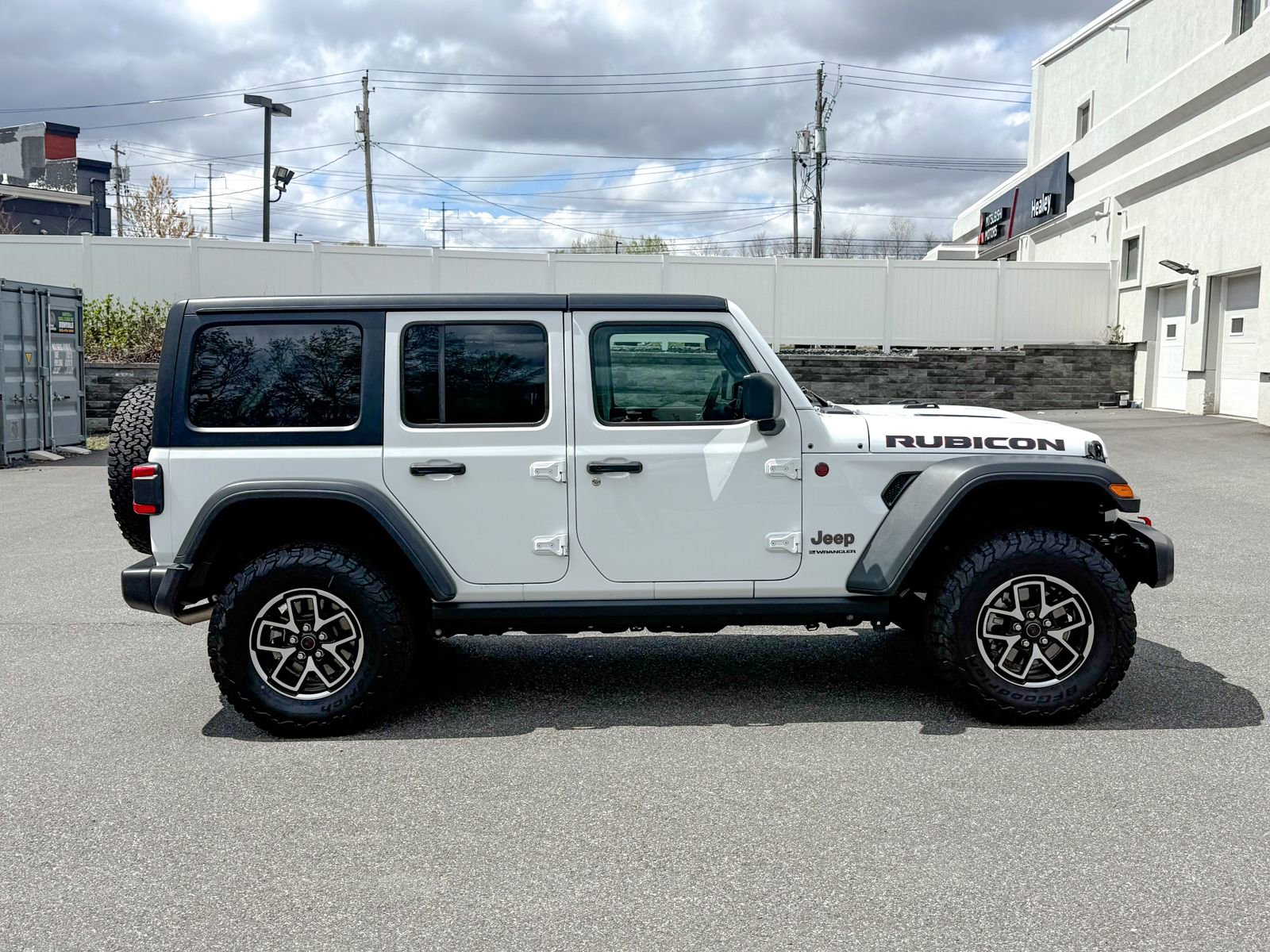Used 2026 Jeep Wrangler Unlimited Rubicon AWD/4WD image 8