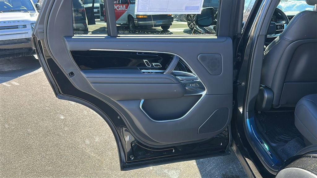 New 2026 Land Rover Range Rover Long Wheelbase SE image 20