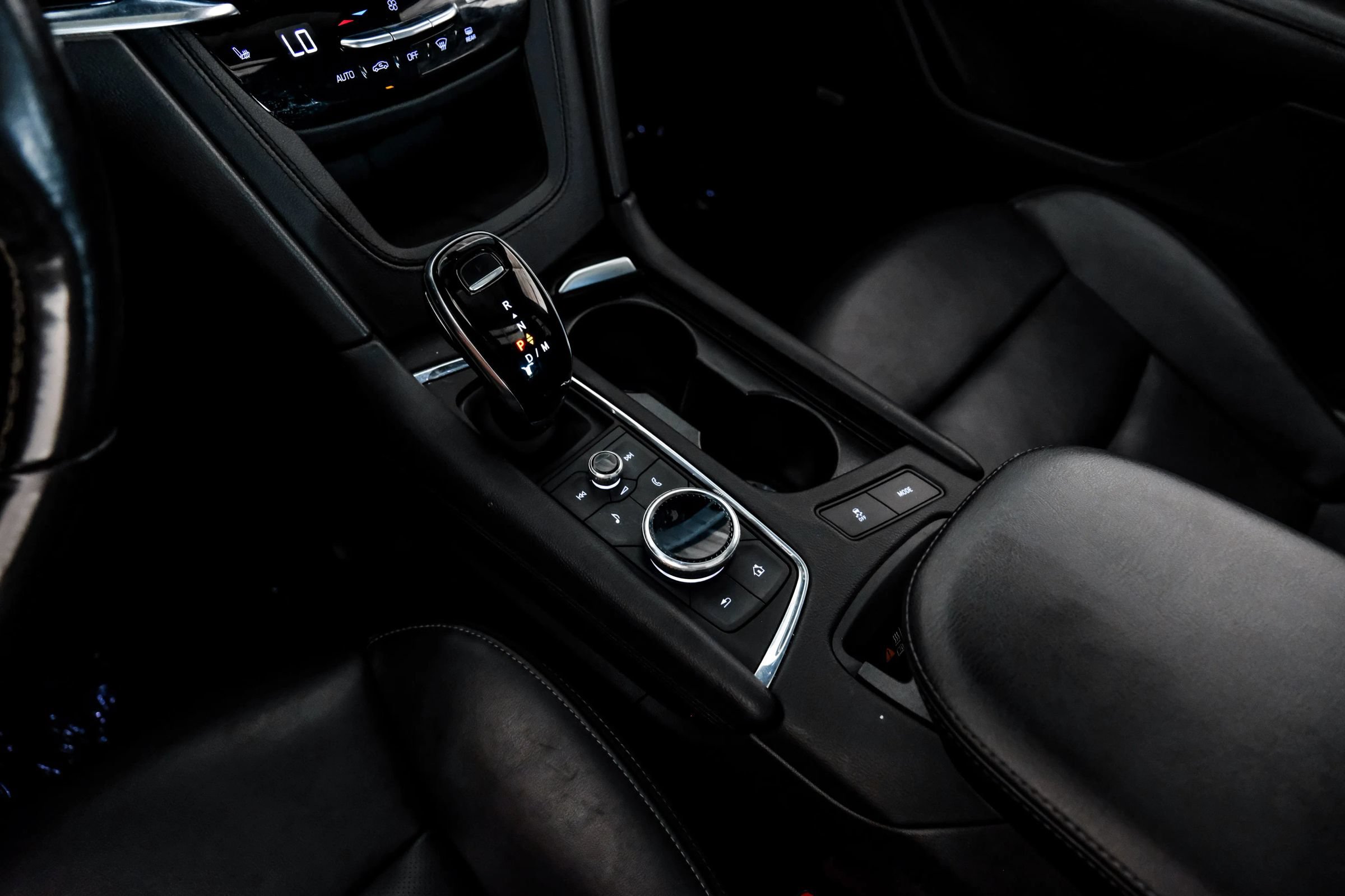 Used 2022 Cadillac XT6 Premium Luxury w/ Technology Package FWD image 19