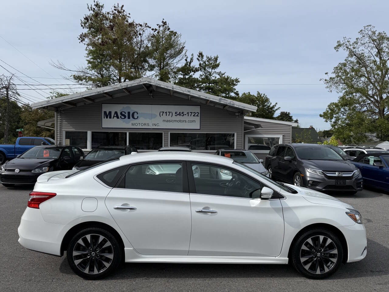 Used 2017 Nissan Sentra SR image 3