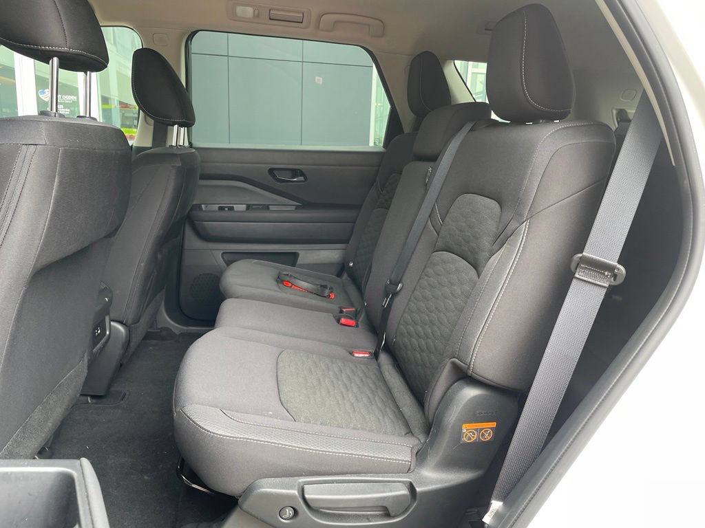 Certified 2024 Nissan Pathfinder S FWD image 16