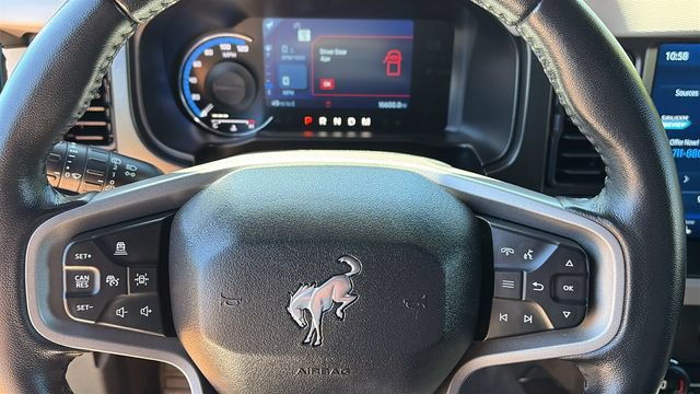 Used 2023 Ford Bronco Wildtrak AWD/4WD image 14