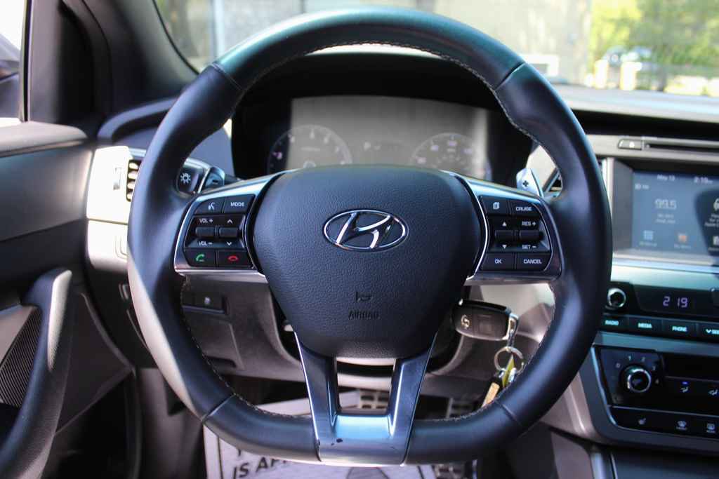 Used 2017 Hyundai Sonata Sport 2.0T FWD image 16