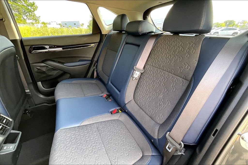 Used 2025 Kia Seltos S AWD/4WD image 25