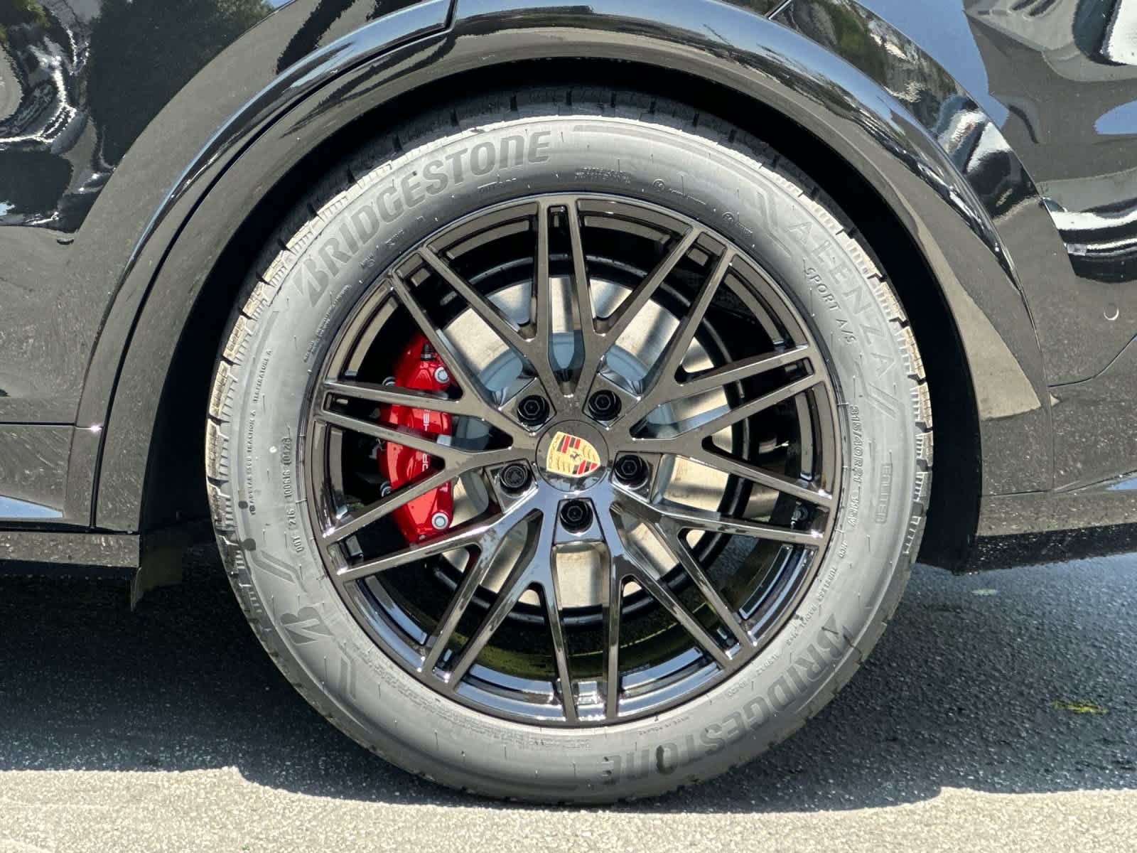 New 2026 Porsche Cayenne GTS AWD/4WD image 32