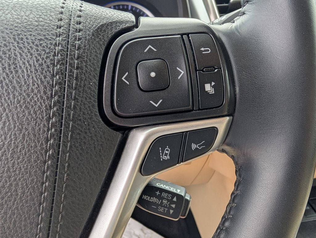 Used 2019 Toyota Highlander Limited image 21