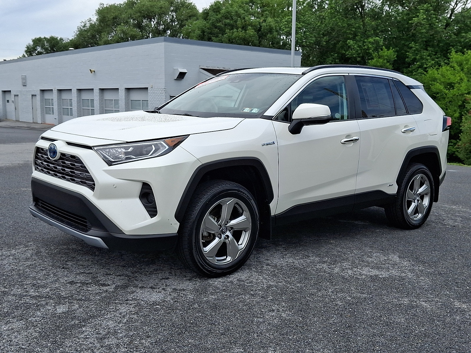 Used 2019 Toyota RAV4 Limited w/ Carpet Mat Package AWD/4WD image 3