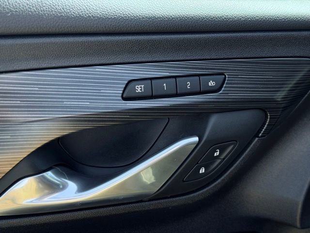 Used 2018 GMC Terrain SLT w/ Preferred Package AWD/4WD image 14