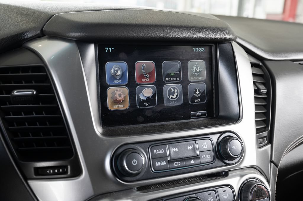 Used 2018 Chevrolet Suburban LS RWD image 30
