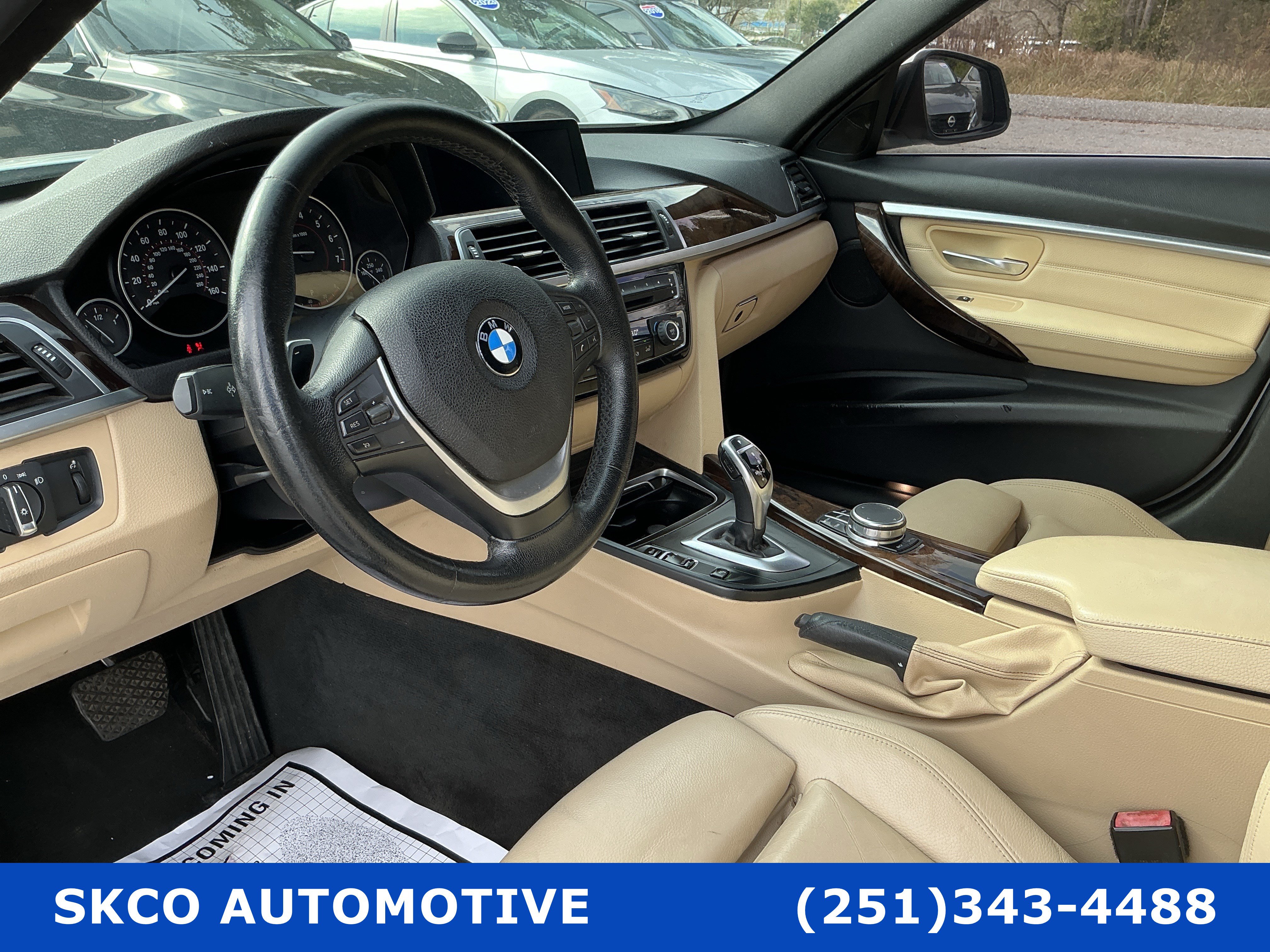Used 2017 BMW 330i xDrive Sedan w/ Premium Package AWD/4WD image 39
