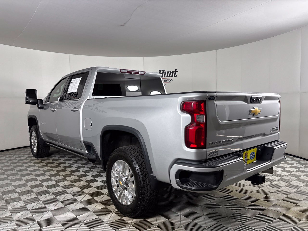 Used 2023 Chevrolet Silverado 2500 High Country w/ Z71 Off-Road Package AWD/4WD image 6