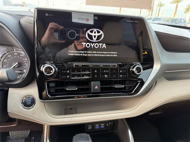 Certified 2022 Toyota Highlander Platinum image 19