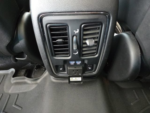Used 2014 Jeep Grand Cherokee SRT8 w/ Luxury Group II AWD/4WD image 19