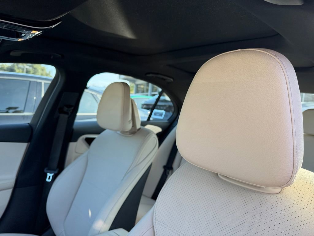 Used 2025 Mercedes-Benz C 300 Sedan image 16