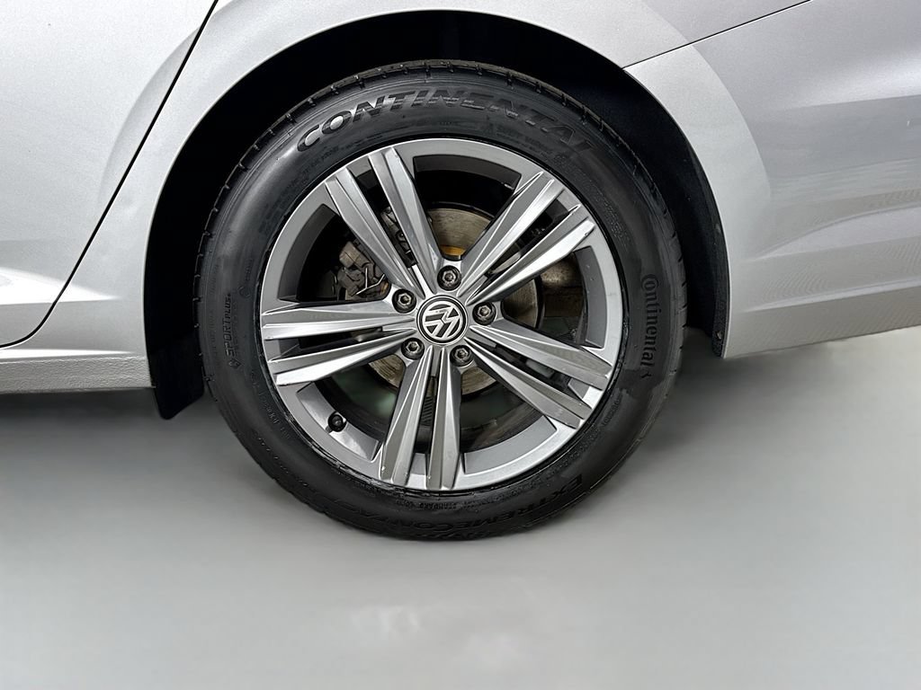 Used 2021 Volkswagen Jetta R-Line FWD image 32