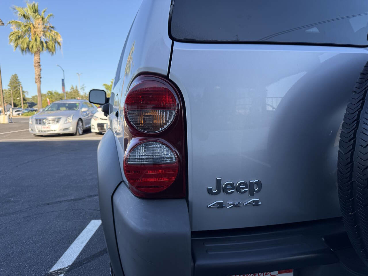 Used 2007 Jeep Liberty Sport AWD/4WD image 21