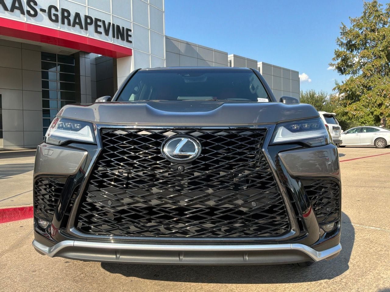 Used 2023 Lexus LX 600 F Sport w/ Accessory Package (Z1) AWD/4WD image 3