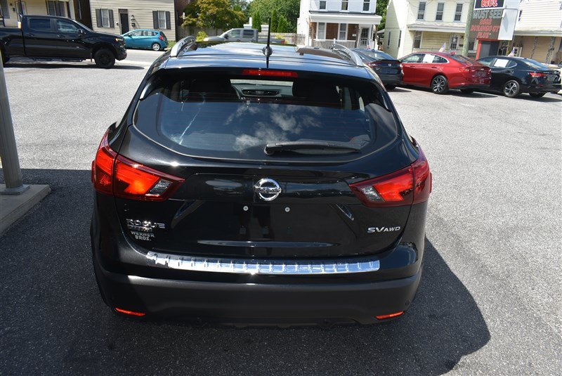 Used 2019 Nissan Rogue Sport SV w/ Technology Package AWD/4WD image 5