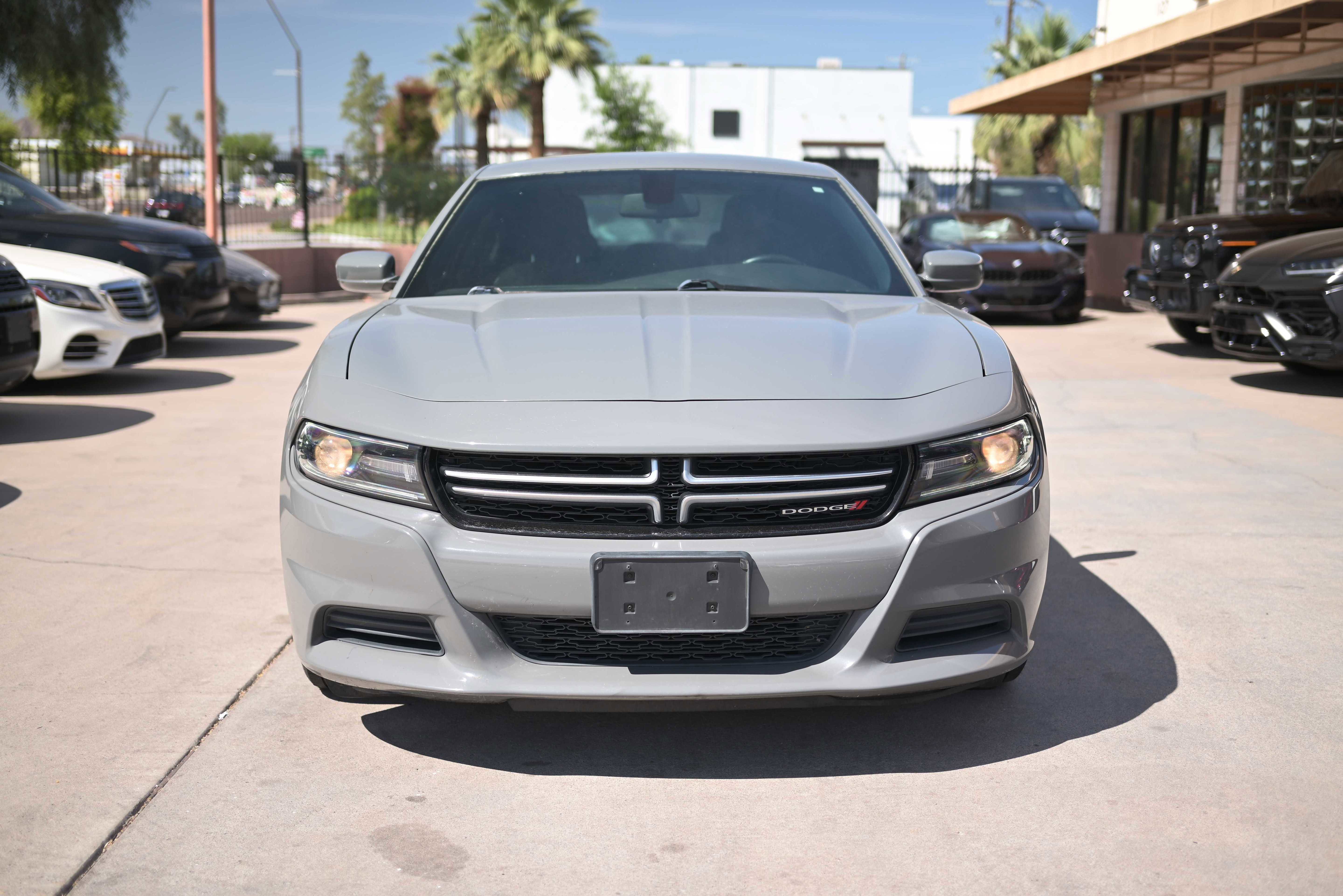 Used 2017 Dodge Charger SE image 2
