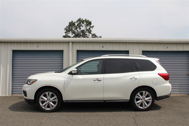 Used 2018 Nissan Pathfinder SL w/ SL Premium Package AWD/4WD image 9