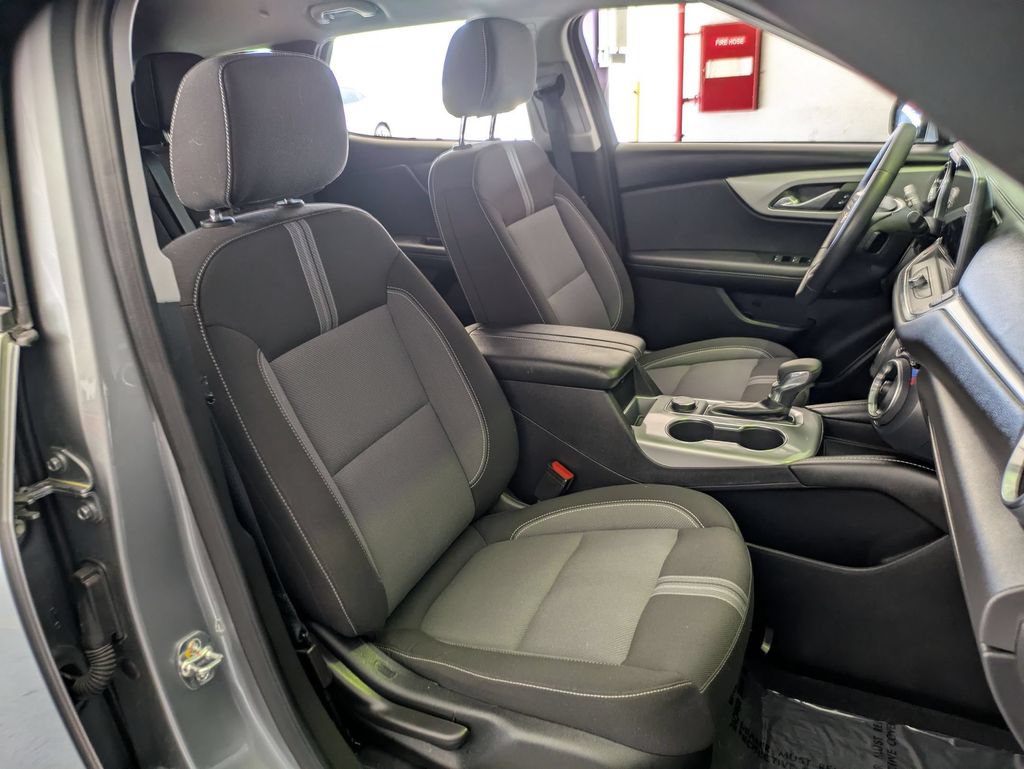 Used 2025 Chevrolet Blazer LT AWD/4WD image 28