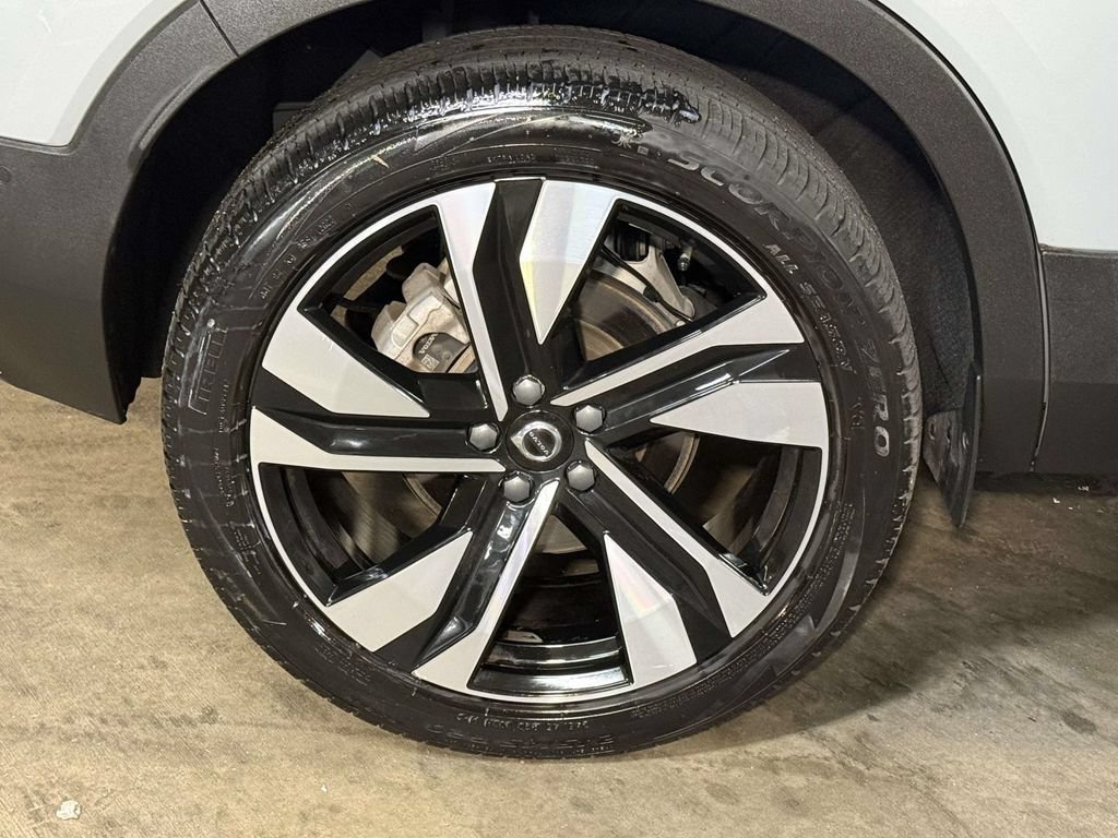 Used 2024 Volvo XC40 B5 Ultimate w/ Protection Package Premier AWD/4WD image 13