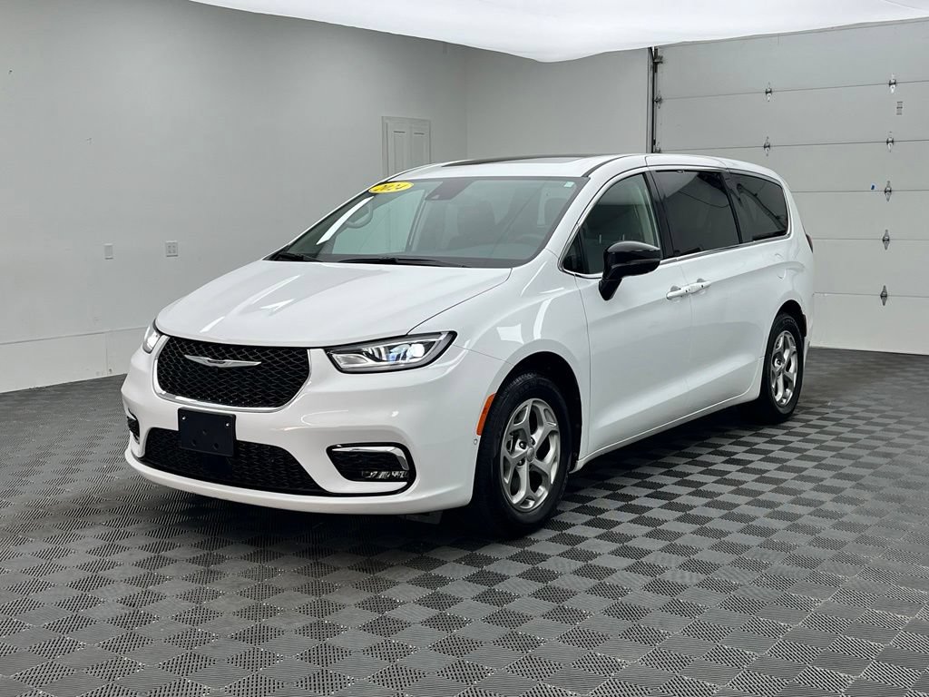 Used 2024 Chrysler Pacifica Limited FWD image 15