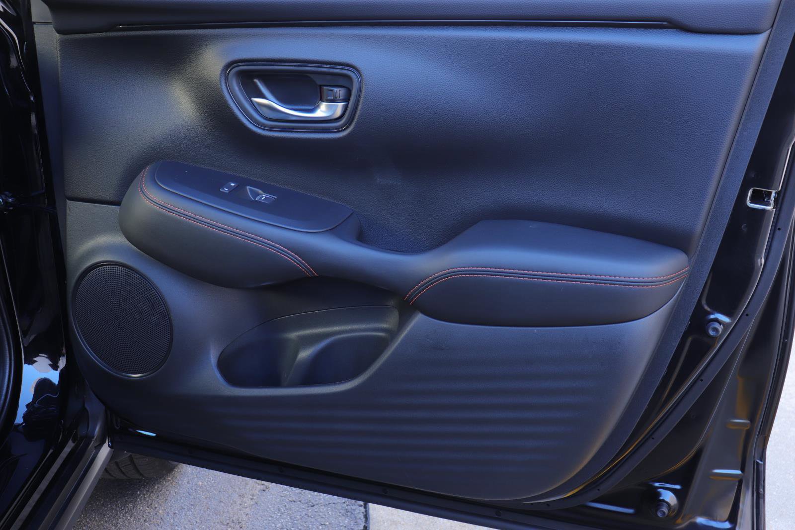 Used 2025 Honda HR-V Sport image 16