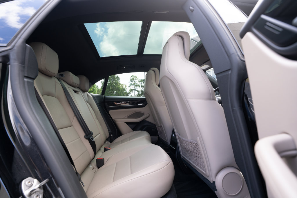 Used 2025 Porsche Macan 4 Electric AWD/4WD image 37