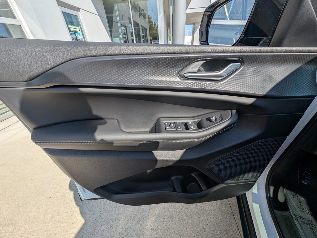 New 2025 Jeep Grand Cherokee L Altitude image 37