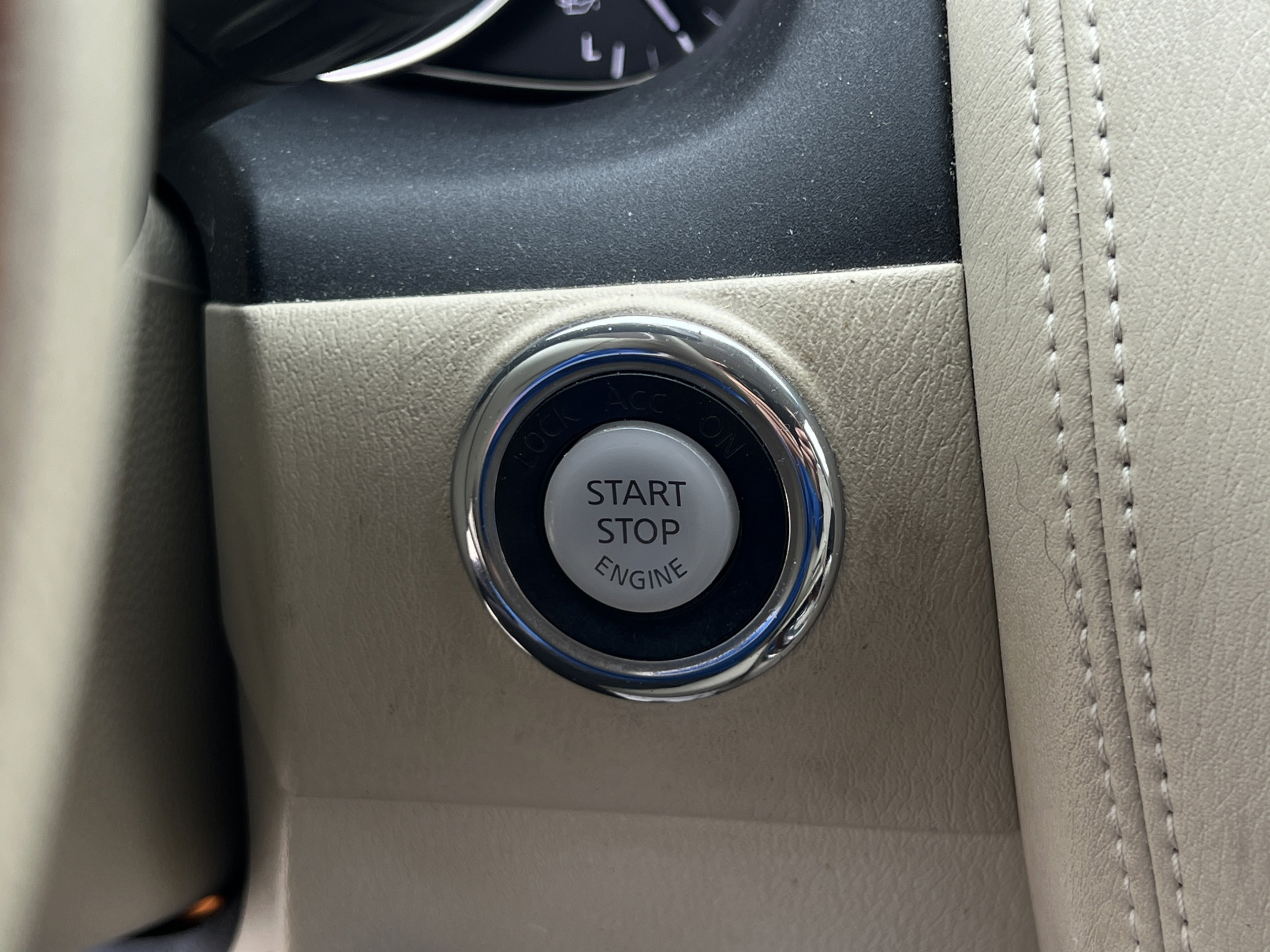 Used 2015 INFINITI QX80 2WD w/ Deluxe Technology Package image 22