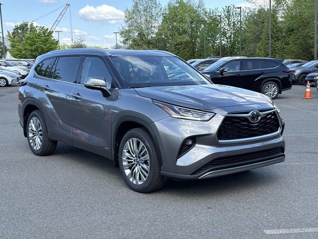 Used 2026 Toyota Highlander Platinum AWD/4WD image 1