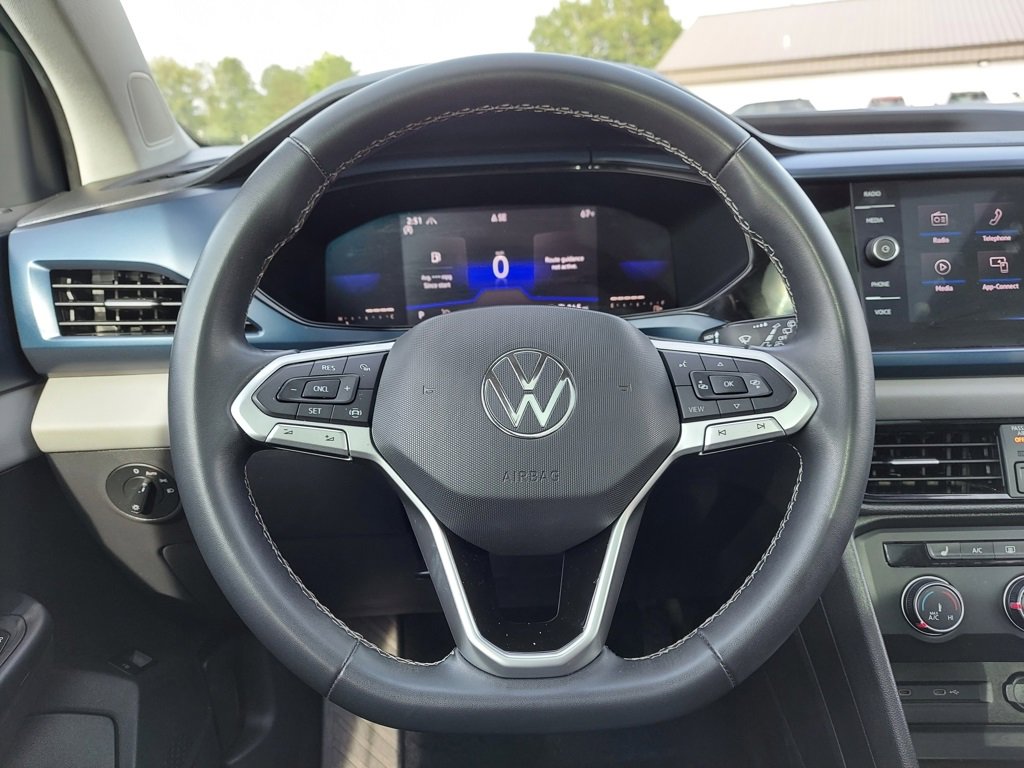 Used 2022 Volkswagen Taos SE w/ Panoramic Sunroof Package image 24