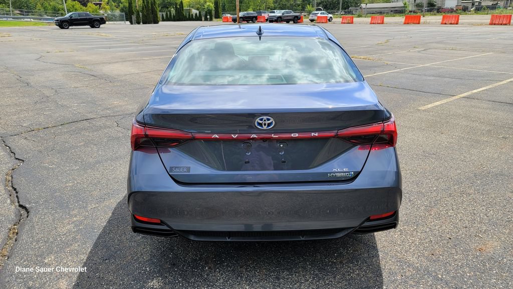 Used 2020 Toyota Avalon XLE w/ Moonroof Package FWD image 10