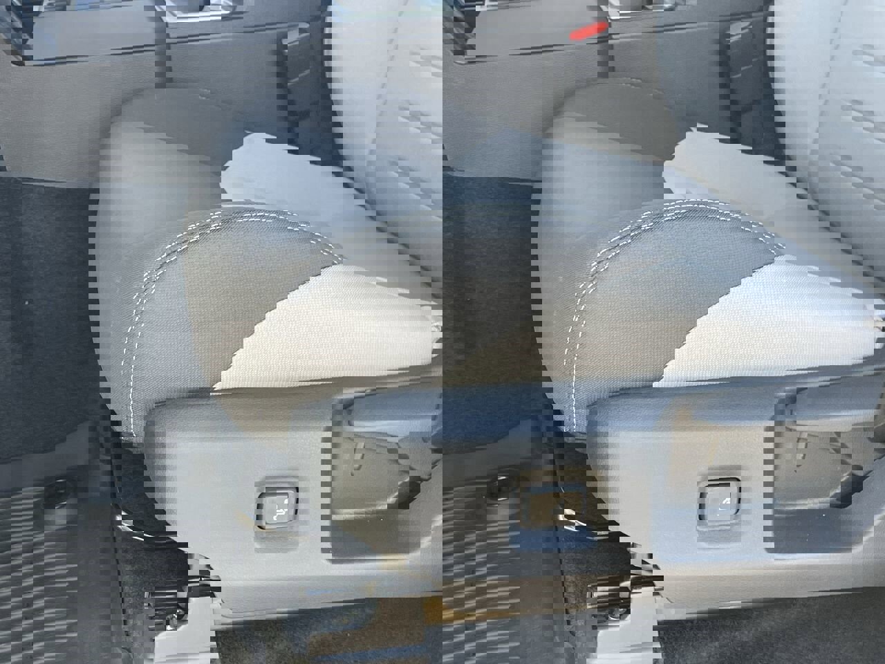 New 2025 Toyota Tacoma TRD Off-Road image 18